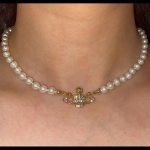 VIVIENNE WESTWOOD MINI BAS RELIEF PEARL CHOKER